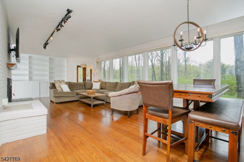 2 Puddingstone Rd