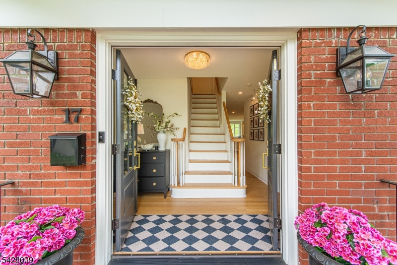 17 WESTOVER TER