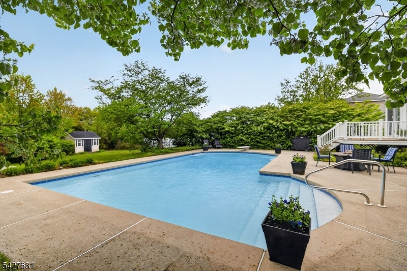 44 Fisher Dr