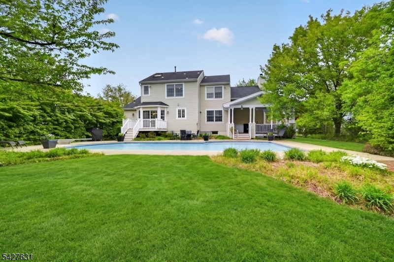 44 Fisher Dr
