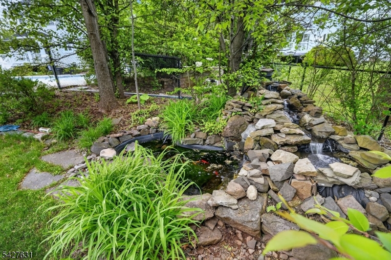 44 Fisher Dr