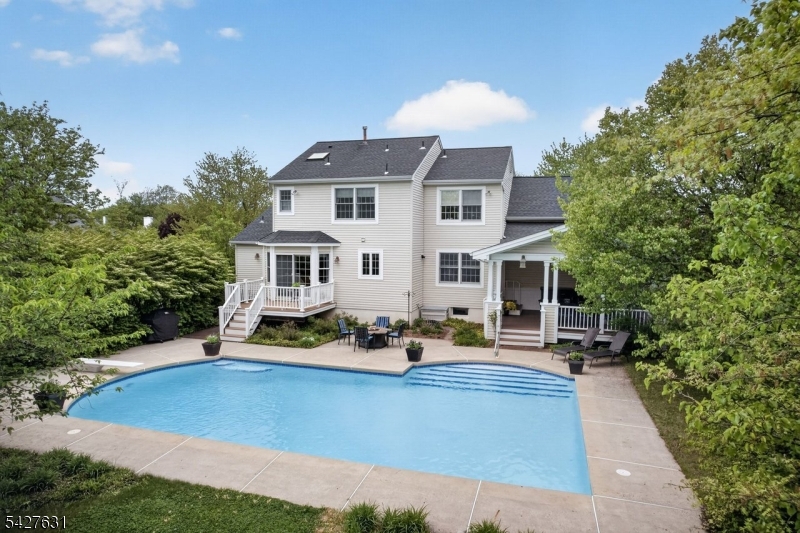 44 Fisher Dr