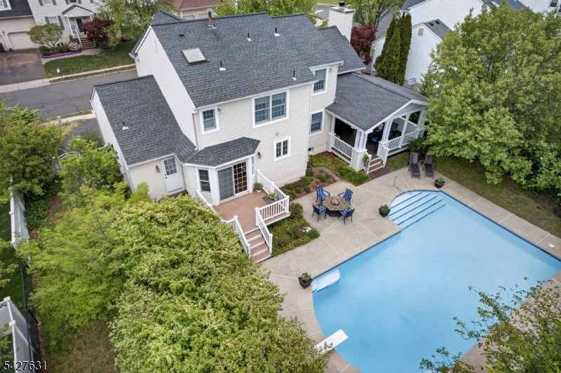 44 Fisher Dr