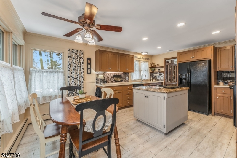 106 Liggett Blvd