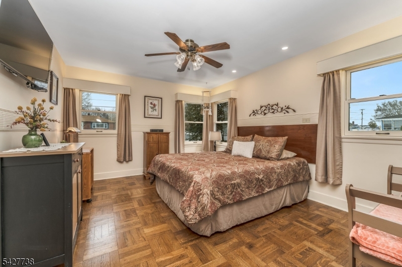 106 Liggett Blvd