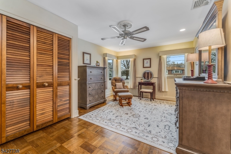 106 Liggett Blvd