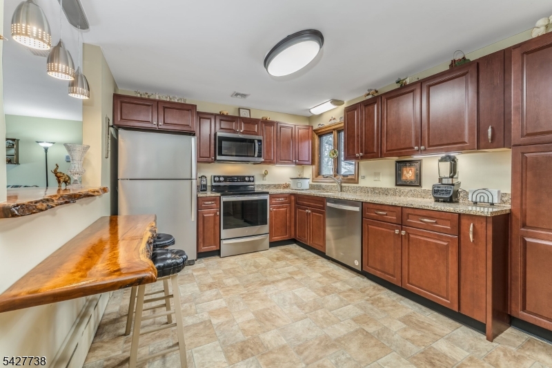 106 Liggett Blvd