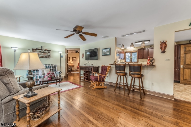106 Liggett Blvd