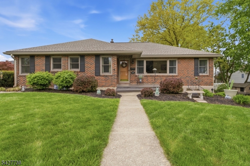 106 Liggett Blvd