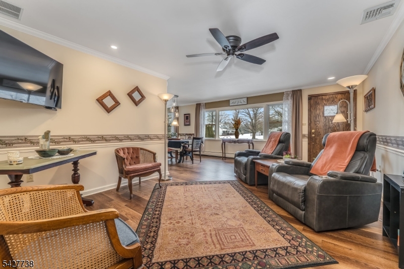 106 Liggett Blvd