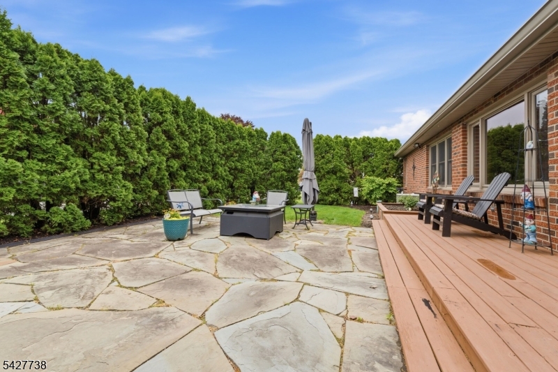 106 Liggett Blvd