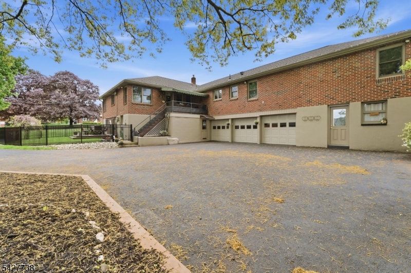 106 Liggett Blvd