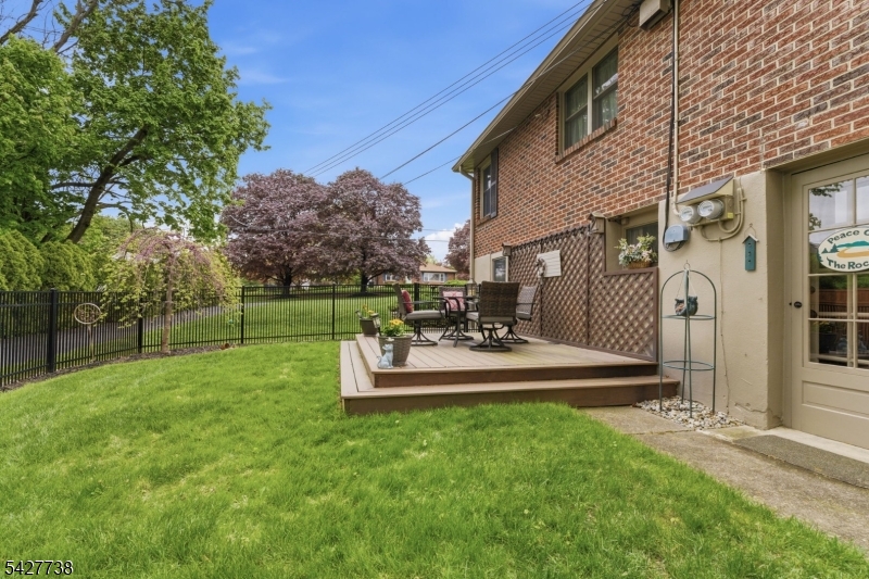 106 Liggett Blvd