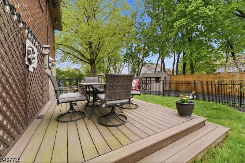 106 Liggett Blvd