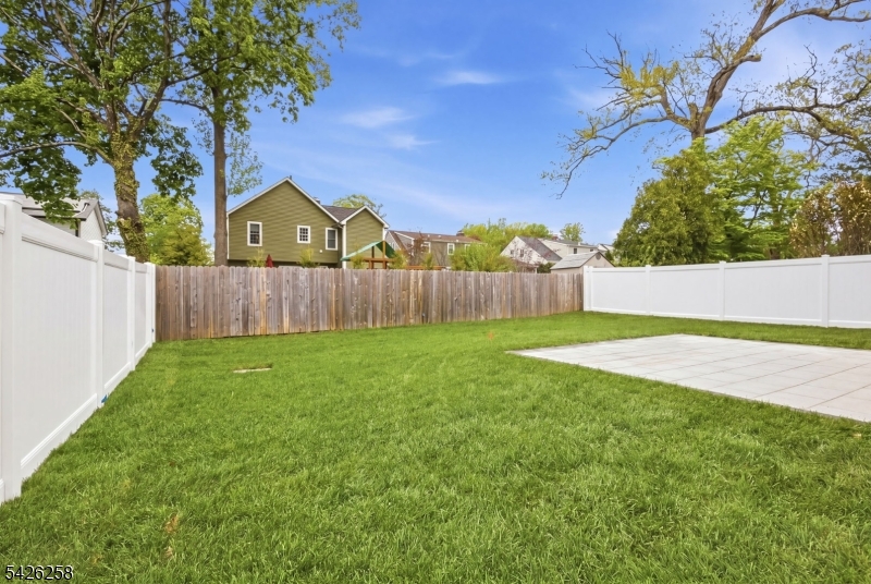 4 Shadylawn Dr