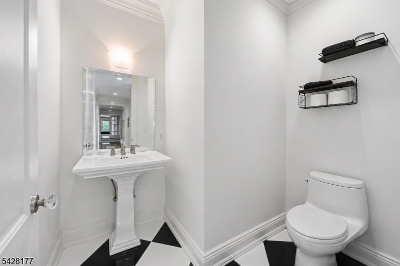 228 Highland Ave