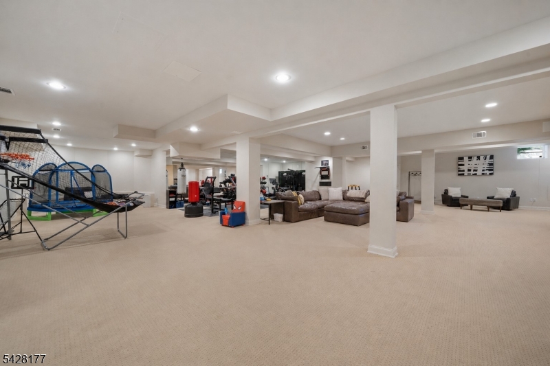 228 Highland Ave