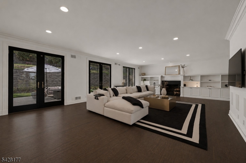 228 Highland Ave