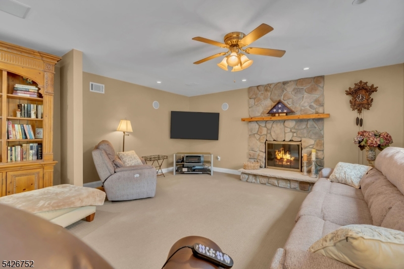 617 Van Liew Ct