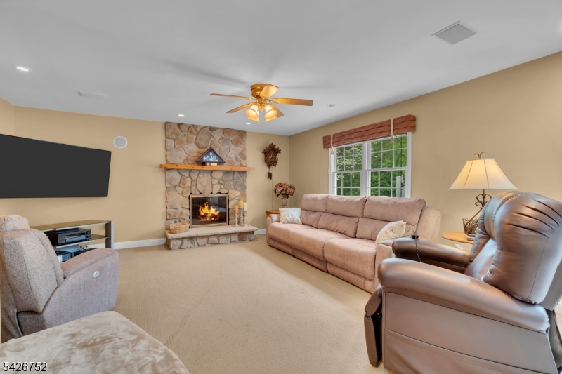 617 Van Liew Ct
