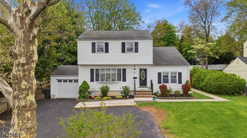 7 Spier Dr