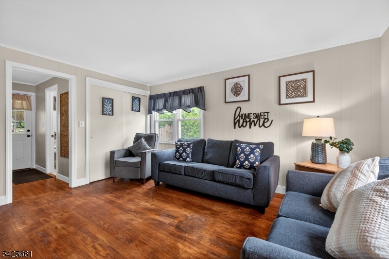 7 Spier Dr