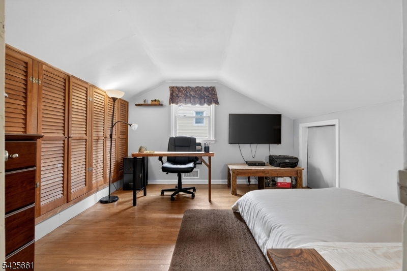 7 Spier Dr