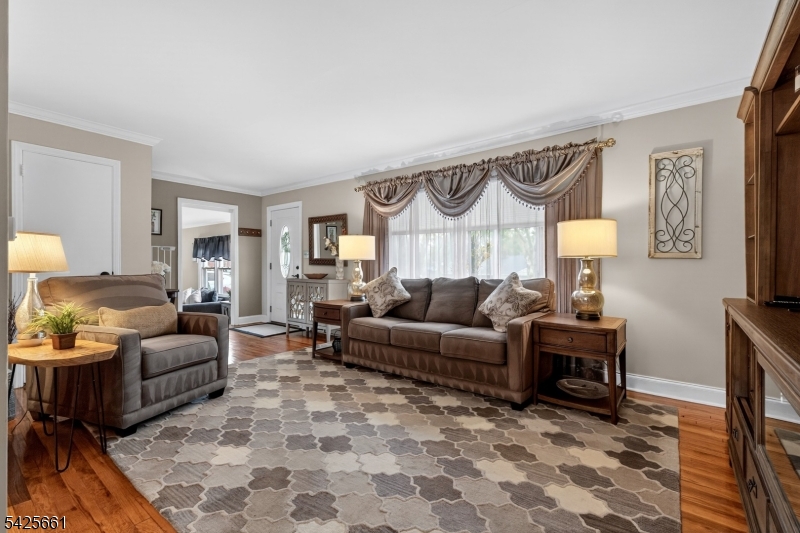 7 Spier Dr
