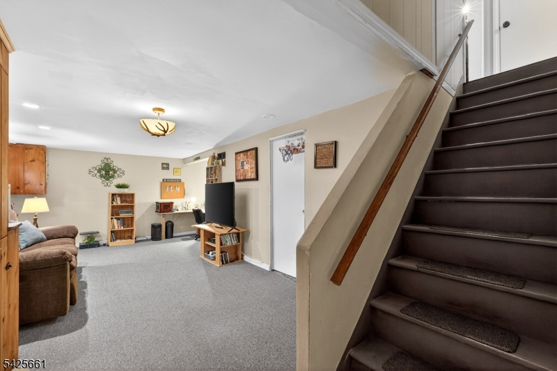7 Spier Dr