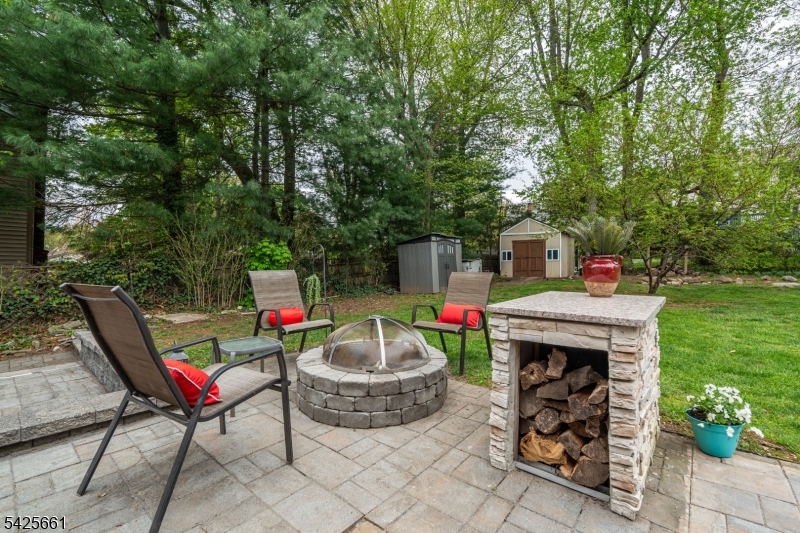 7 Spier Dr