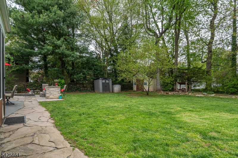 7 Spier Dr
