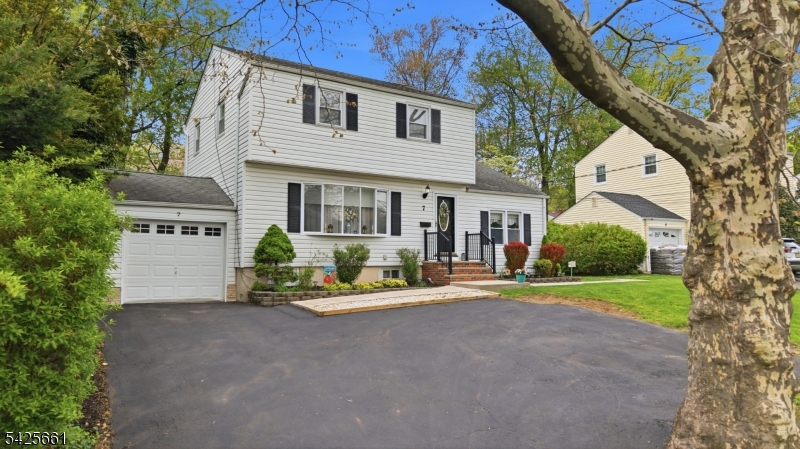 7 Spier Dr