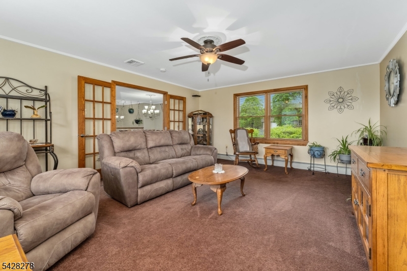 10 Chestnut Ave