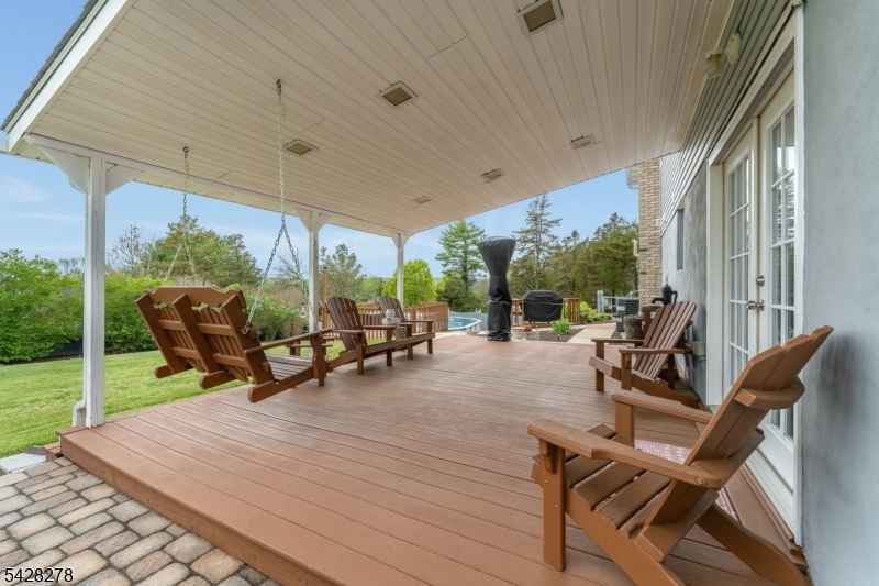 10 Chestnut Ave