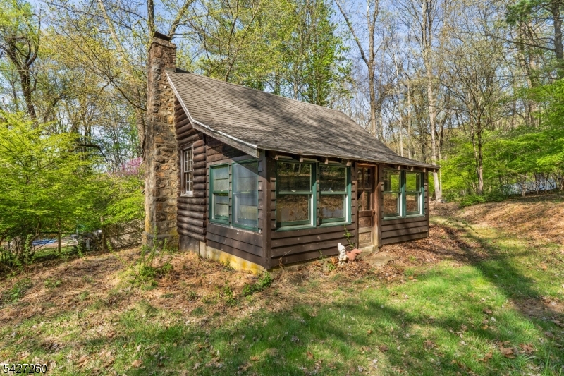 81 Turtleback Road