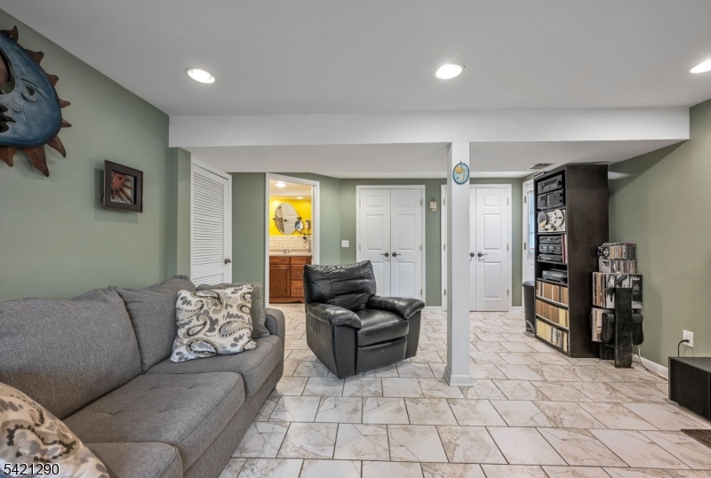 115 Claremont Ter