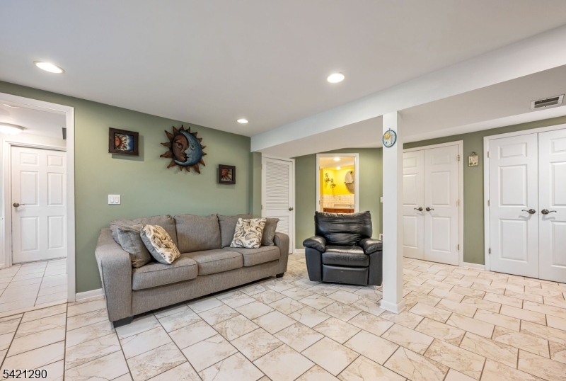 115 Claremont Ter
