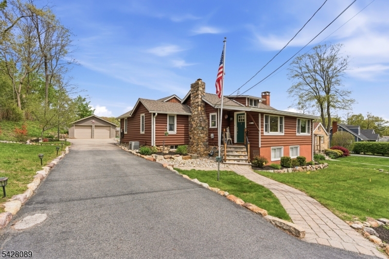 52 Cascade Way