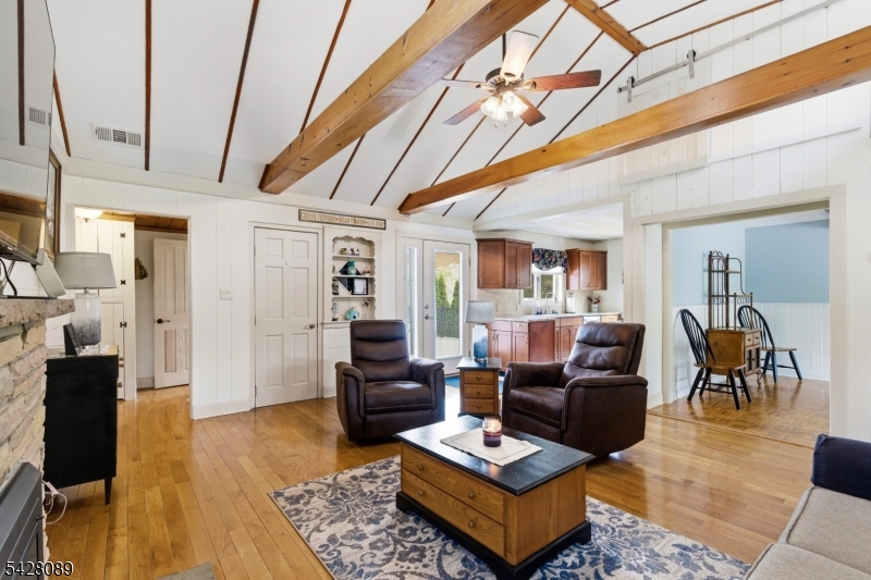52 Cascade Way