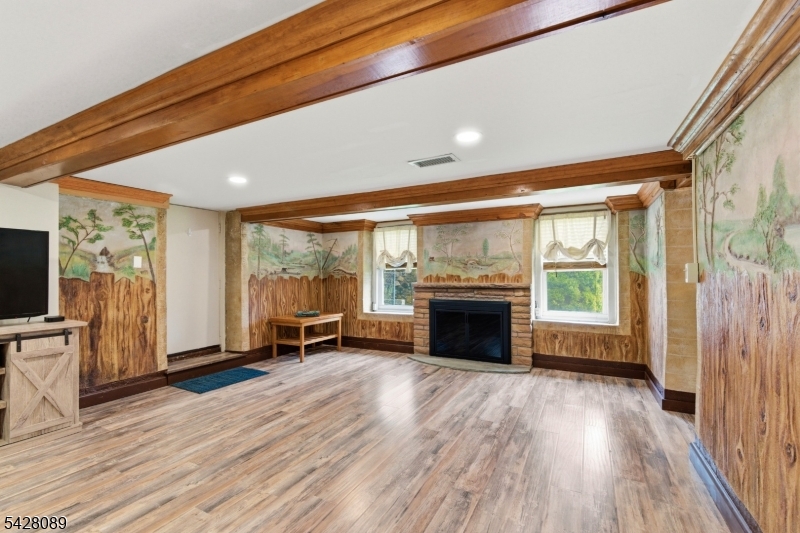 52 Cascade Way
