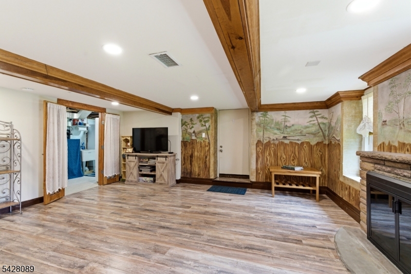 52 Cascade Way