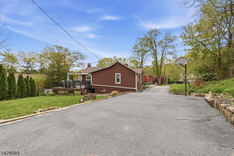 52 Cascade Way