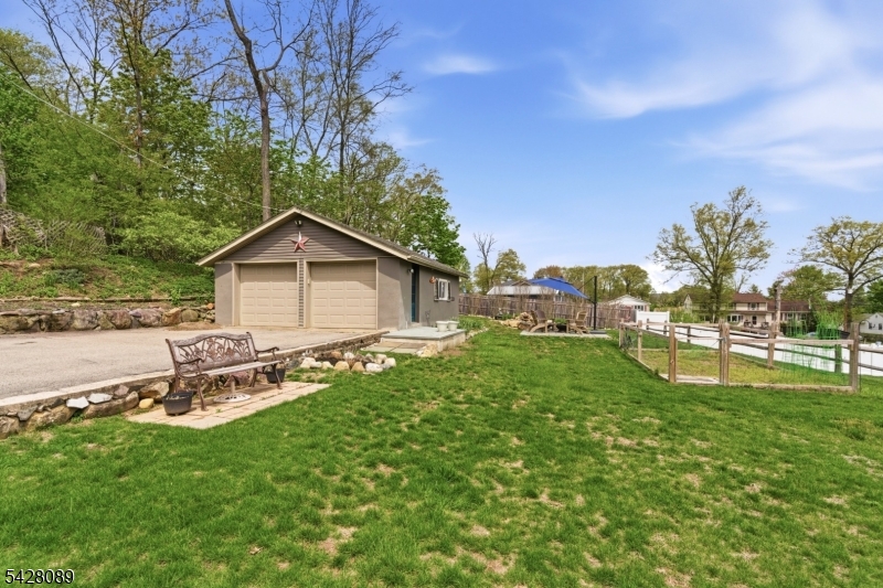 52 Cascade Way