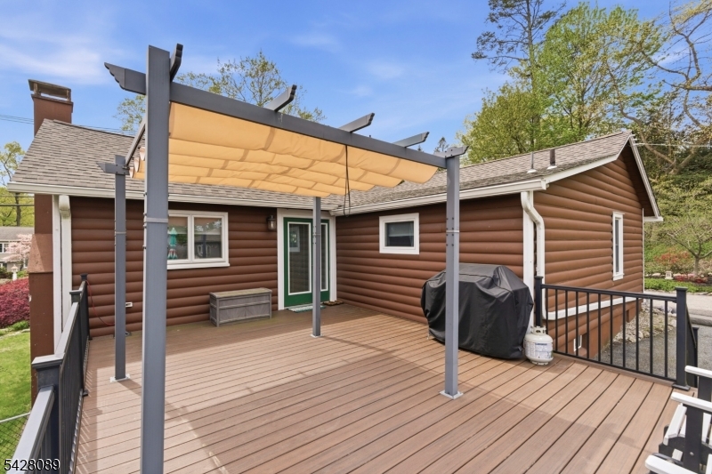 52 Cascade Way