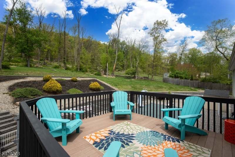 13 Forest Ln