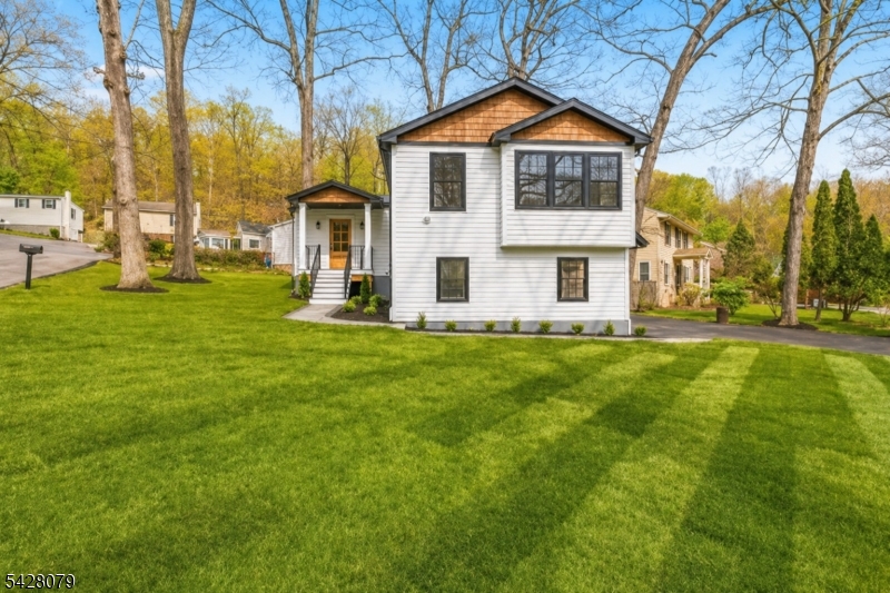 147 W Glen Rd