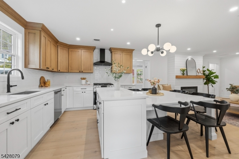 147 W Glen Rd