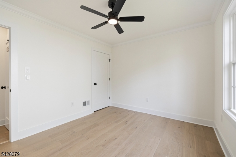 147 W Glen Rd