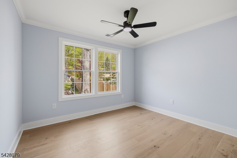 147 W Glen Rd