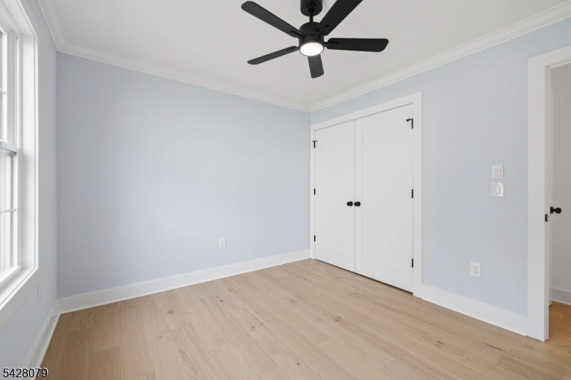 147 W Glen Rd